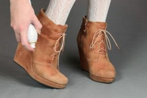 Cómo limpiar unos zapatos de ante